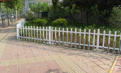 供應(yīng)：河道護(hù)欄 塑鋼欄桿 別墅欄桿