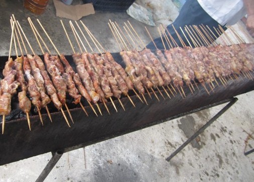 承辦南寧大中小型燒烤活動(dòng),肉串品種眾多