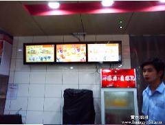 餐飲店美食店小吃店專用42寸壁掛式液晶廣告機(jī)